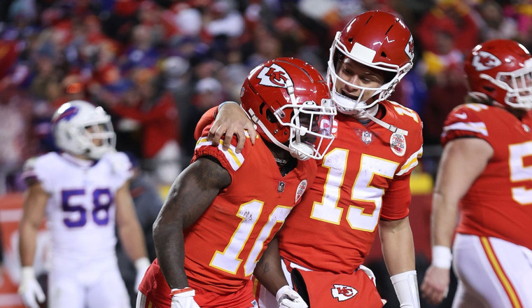 Ex-Chiefs star Tyreek Hill recalls time Patrick Mahomes called out teammates: 'He was letting me have it'